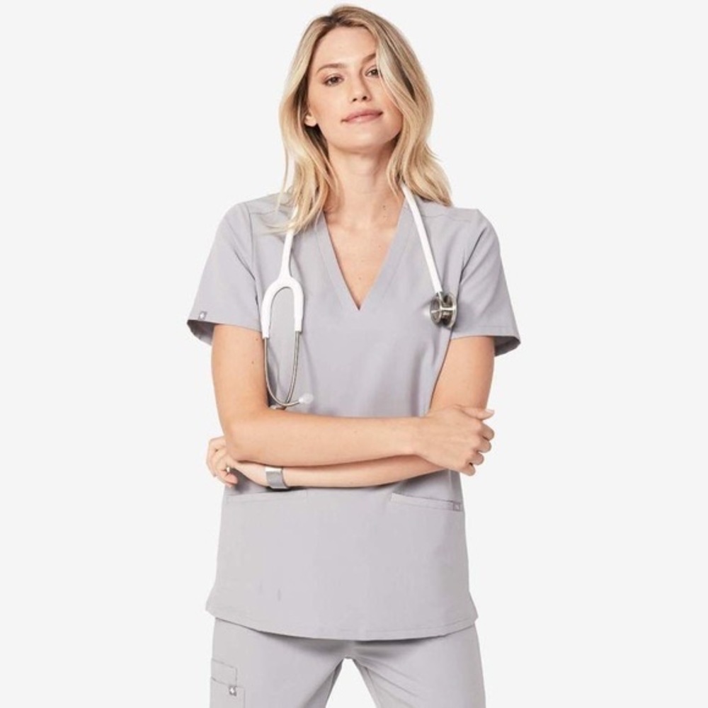 FIGS womens cement casma three pocket scrub top SMALL